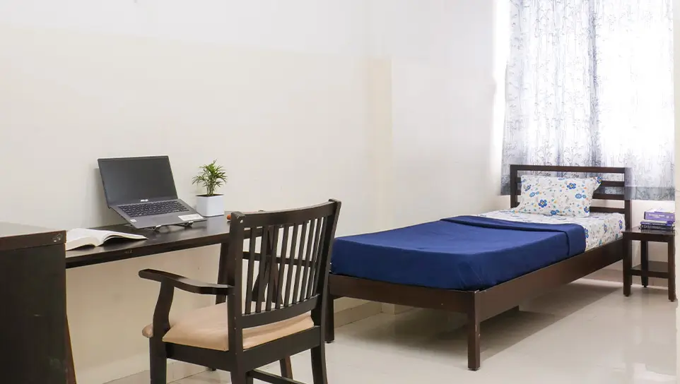 HOLISTIC LIVING CONDITIONS