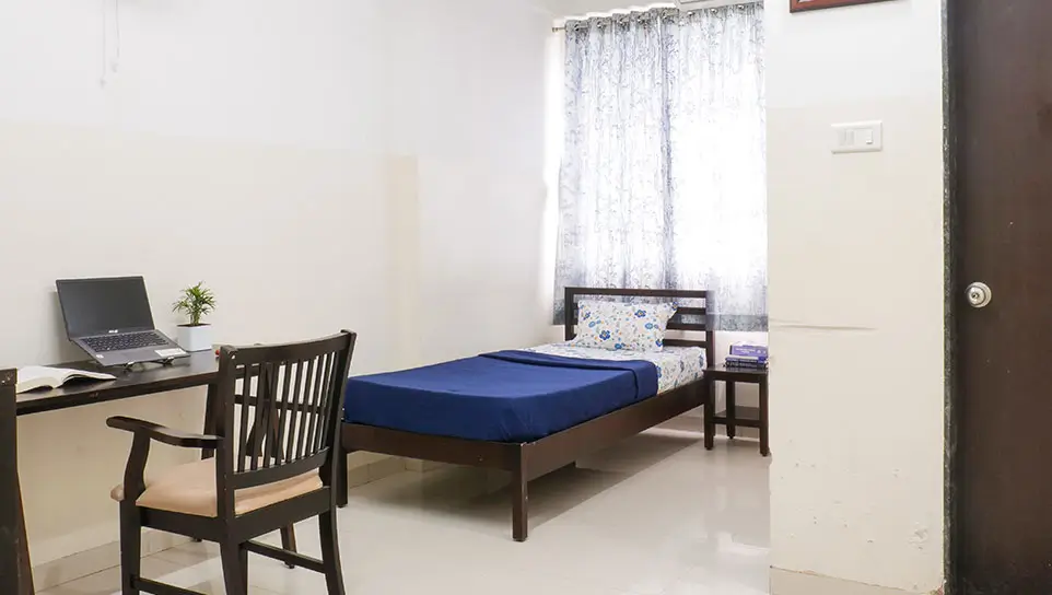 HOLISTIC LIVING CONDITIONS