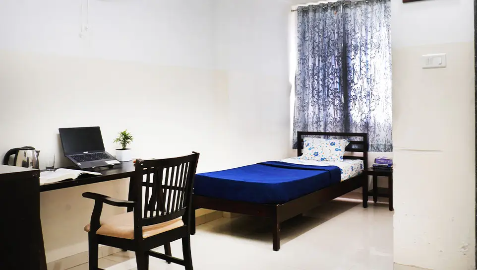 HOLISTIC LIVING CONDITIONS